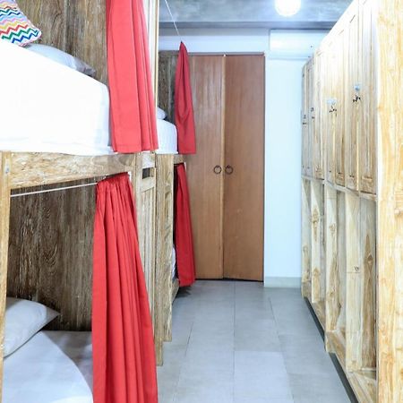Base Guest House Canggu Exterior foto